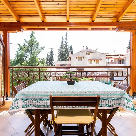 Lukas Summer House 尼基季