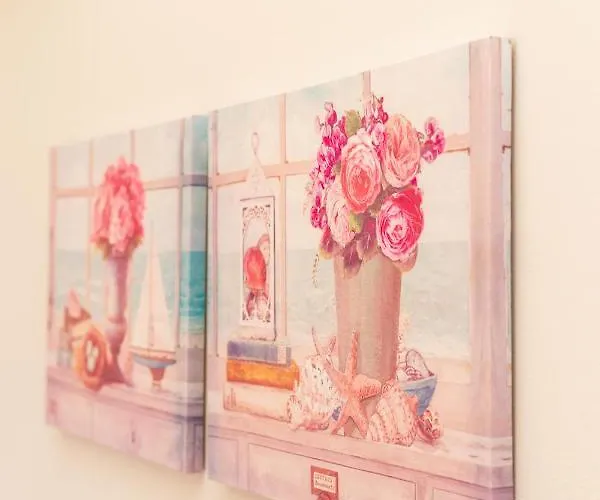 Lukas Summer House 니키티