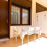 Lukas Summer House Appartement